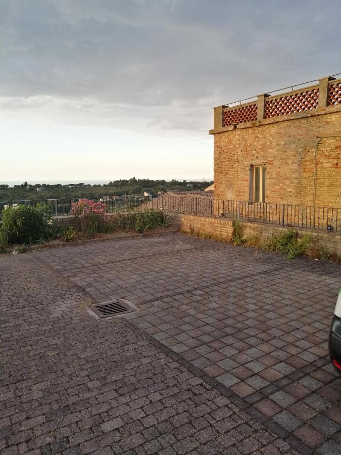 Belvedere House Hotel Civitanova Alta Eksteriør billede